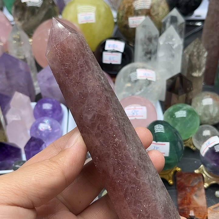 未镶嵌水晶珠宝半成品180克草莓晶柱
