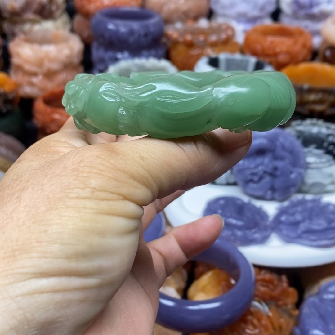 石英质玉（佘太翠）手镯未镶嵌