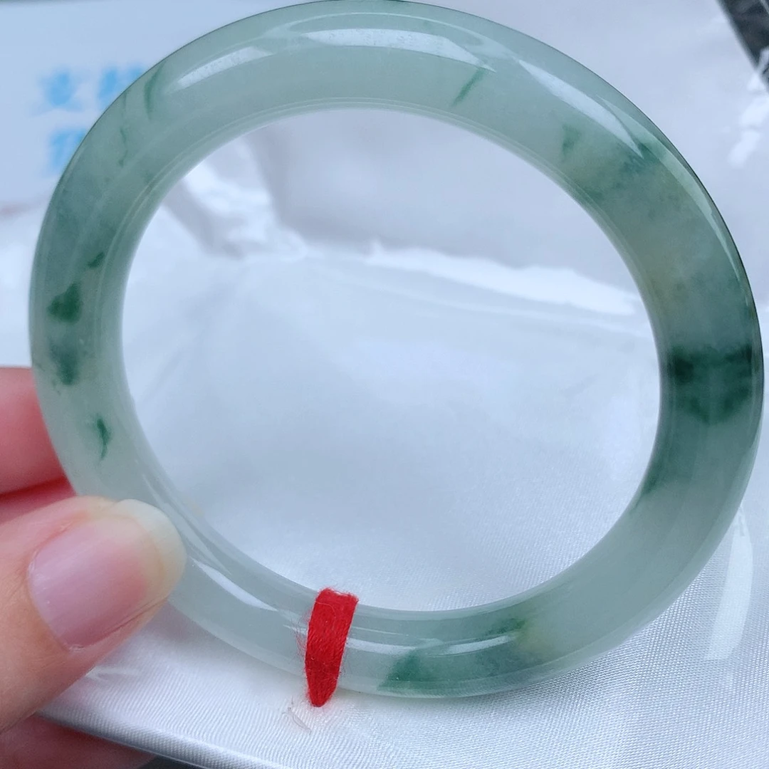 翡翠手镯（圆镯）未镶嵌天然