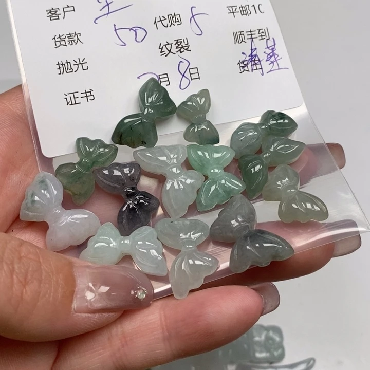 翡翠未镶嵌颈饰王****屋天然翡翠