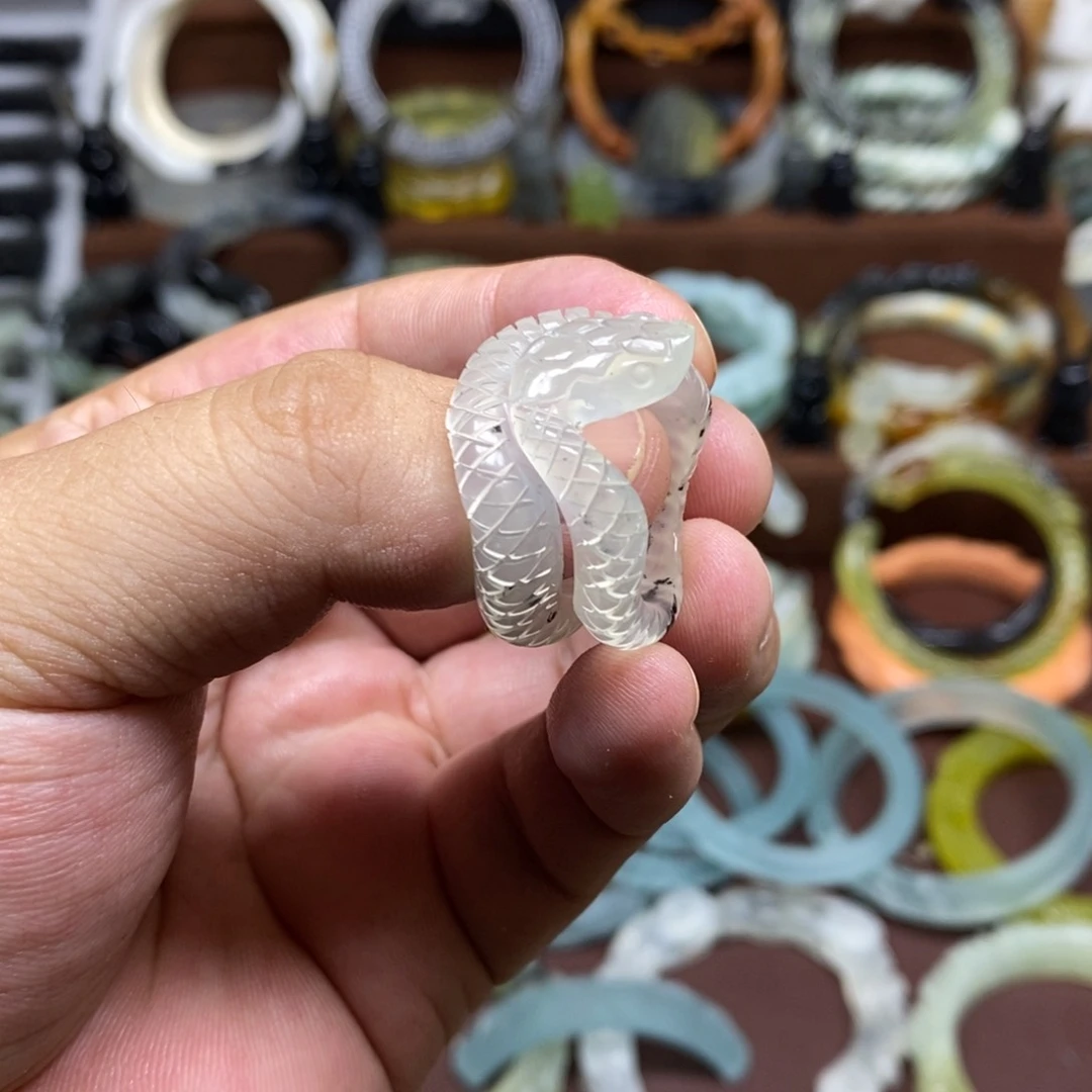 蛇纹石玉未镶嵌戒圈