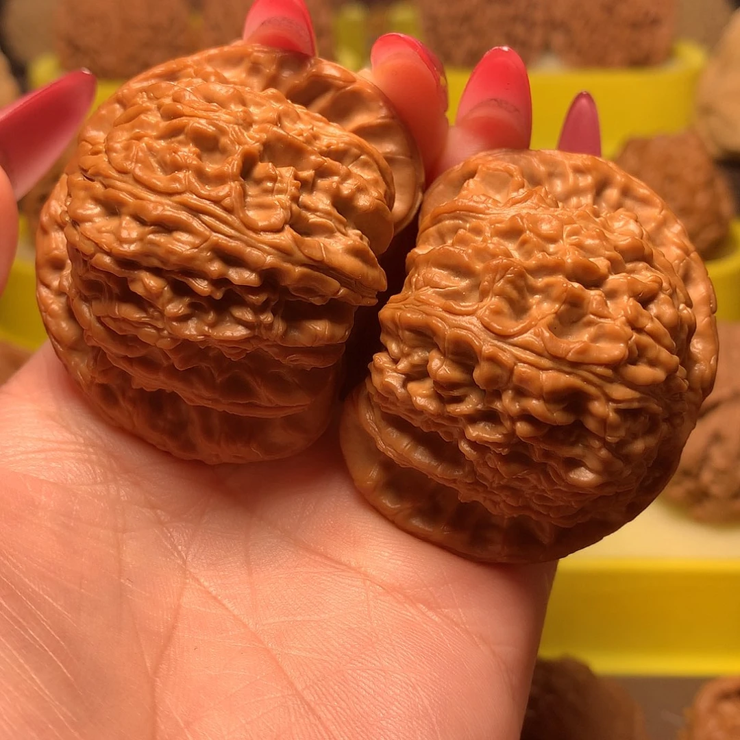 文玩核桃吊坠大白狮子毕业精品50