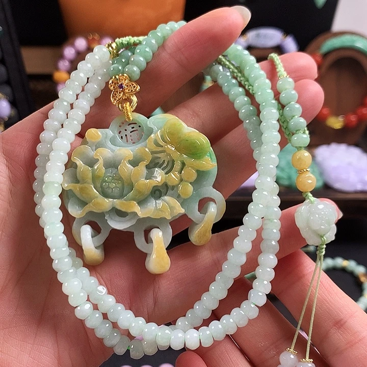 翡翠未镶嵌颈饰吊坠