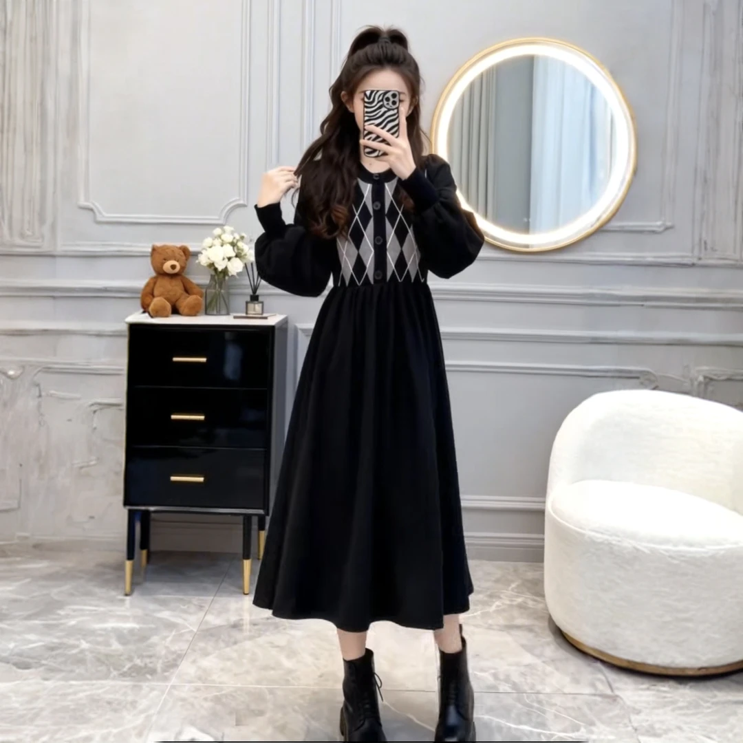胖妹妹法式赫本风黑色菱格纹连衣裙女假两件针织毛衣拼接显瘦长裙