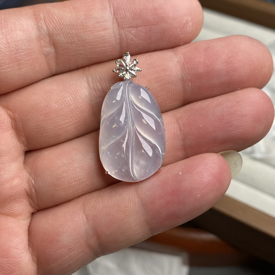 一口价，Pt950铂金镶嵌冰种缅甸翡翠叶子