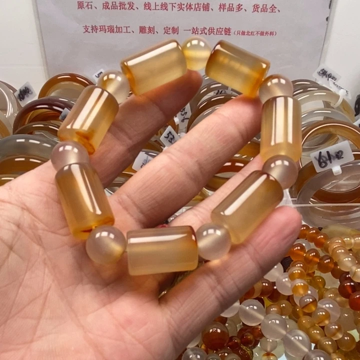 贝***班玛瑙/玉髓未镶嵌项圈