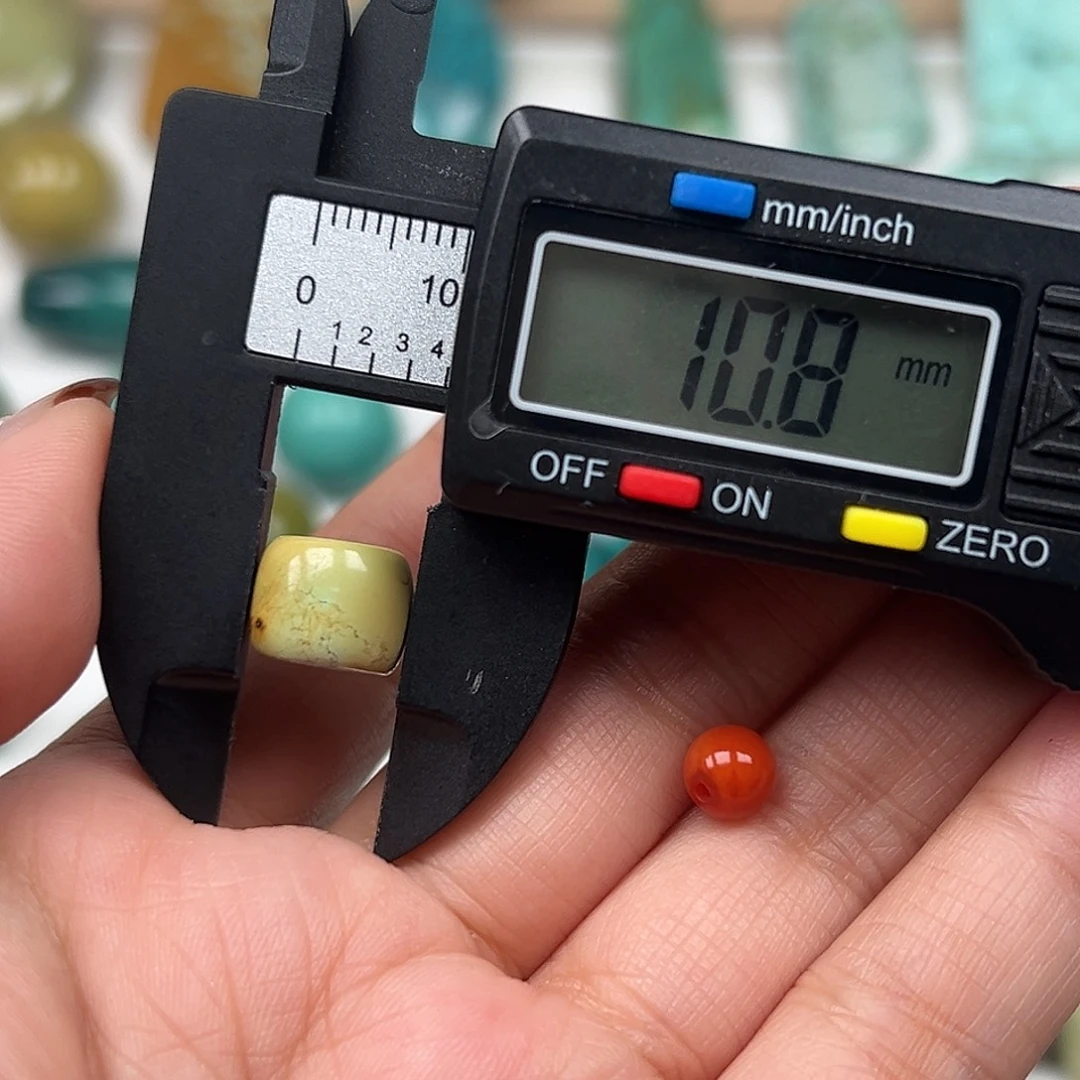 南红玛瑙未镶嵌珠宝奇石