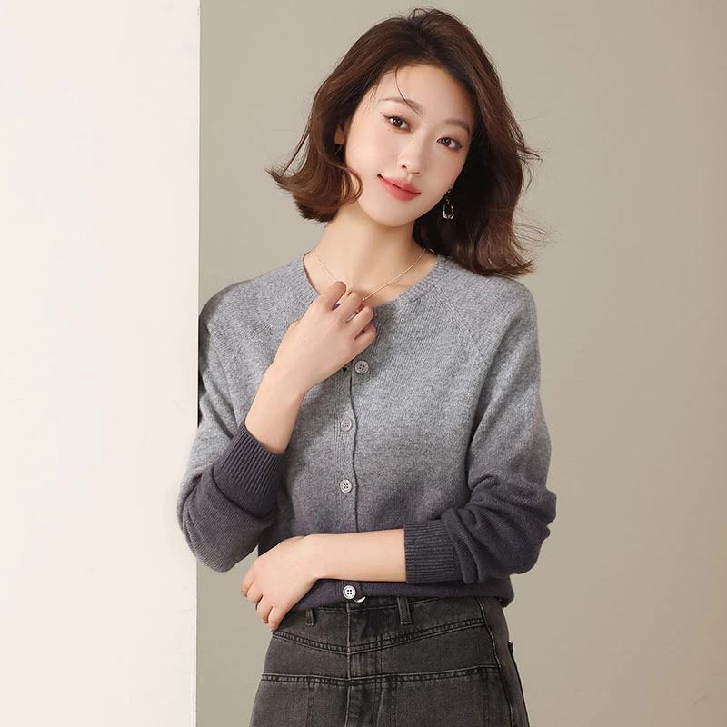 王小鸭2025秋季新款开衫女薄款减龄休闲时尚百搭渐变扎染针织外套