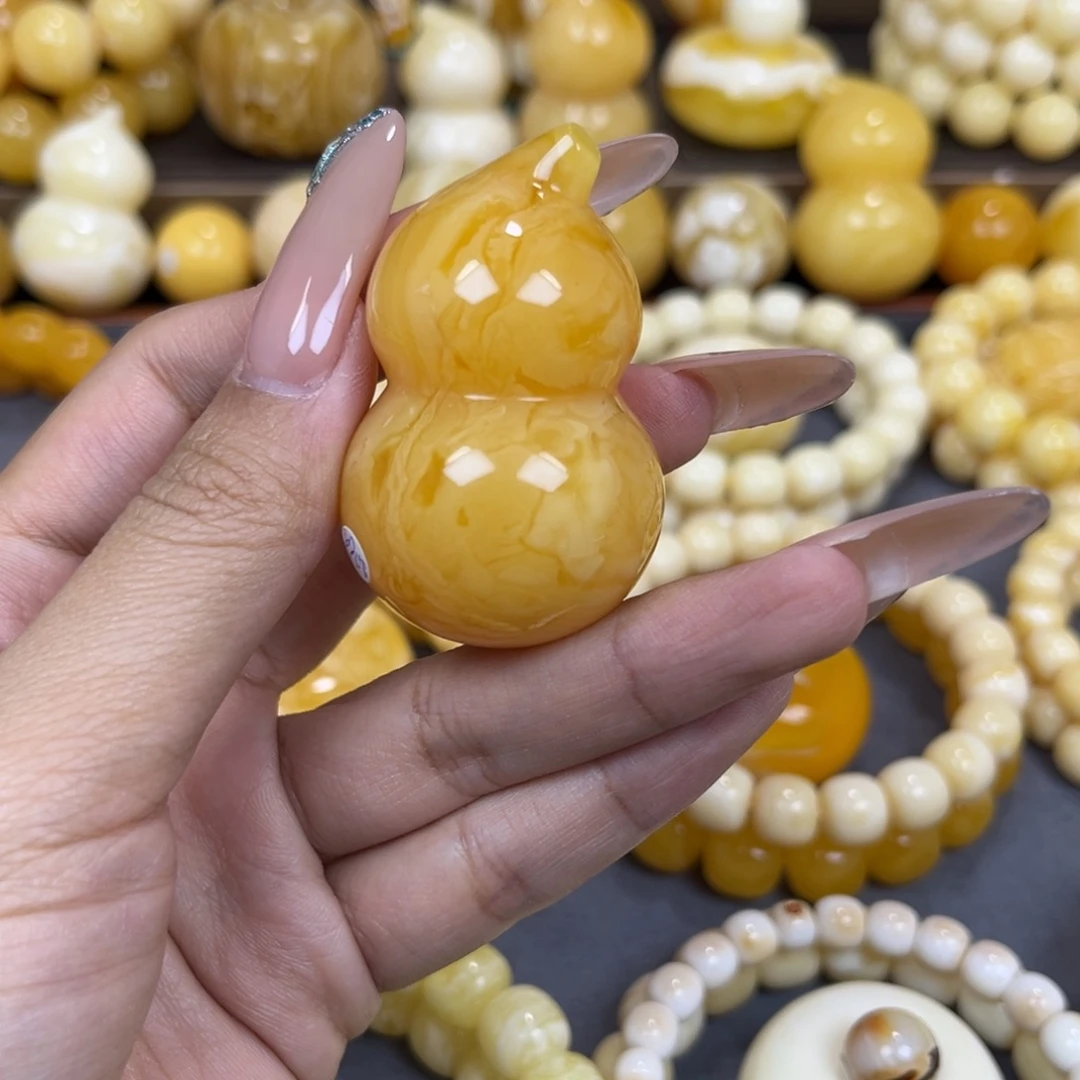 手串琥珀未镶嵌……