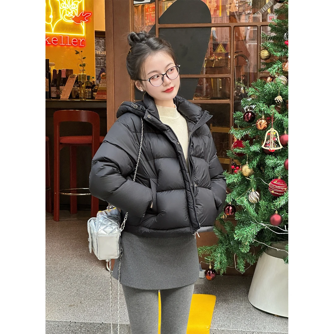 【摩登假日】小个子定制时尚黑色休闲立领连帽百搭短款羽绒服外套女