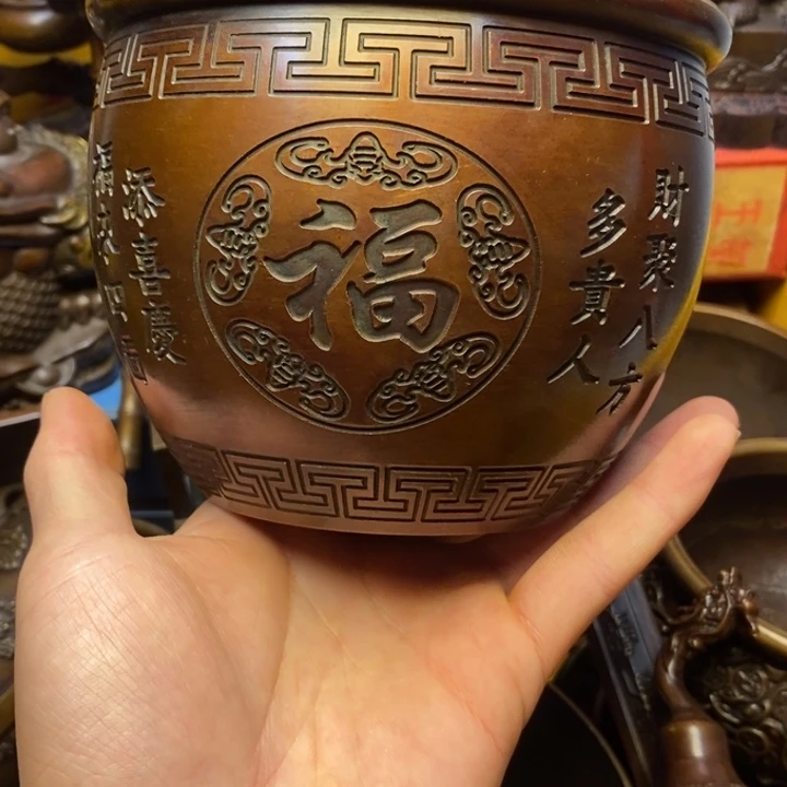 铜器摆件做工精良