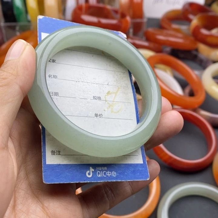 未镶嵌手镯石英质玉