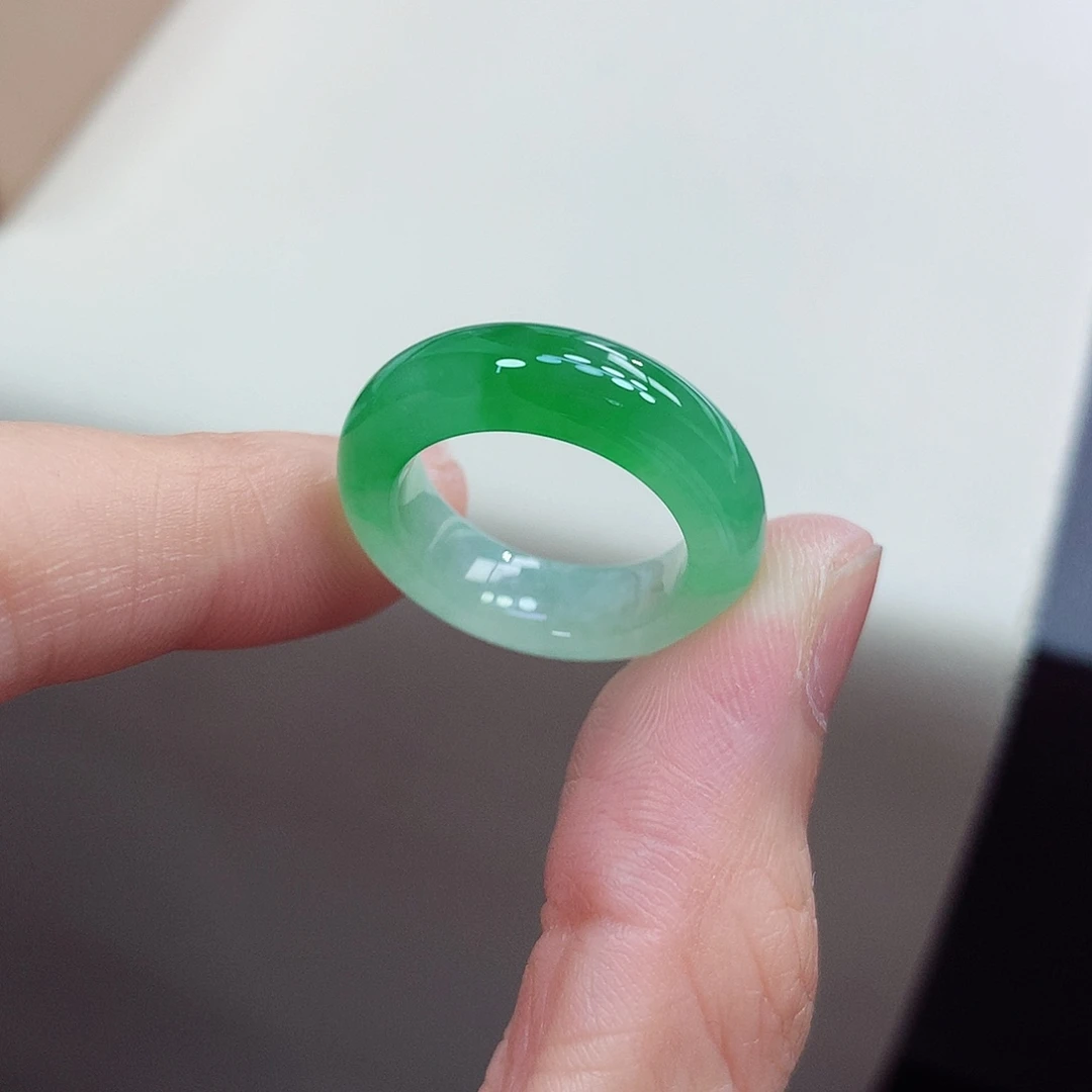 翡翠未镶嵌戒指12号