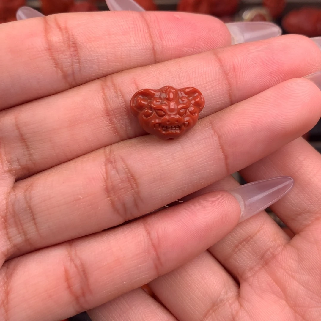 南红玛瑙精工雕刻兽面背云15+未镶嵌