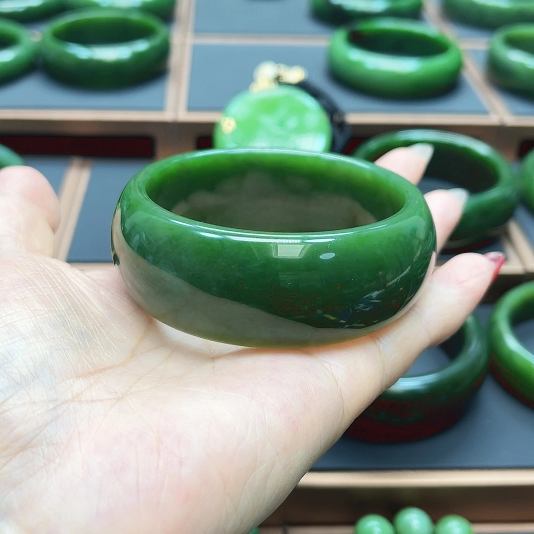 和田玉（碧玉）未镶嵌手镯