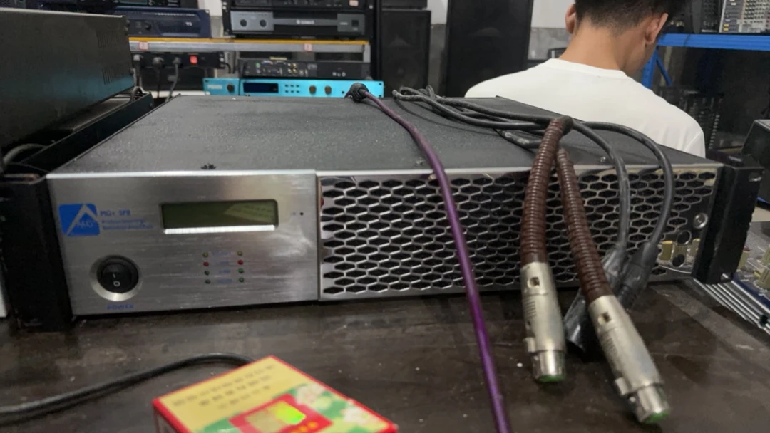 9新  二手功放单边800瓦不退不包邮