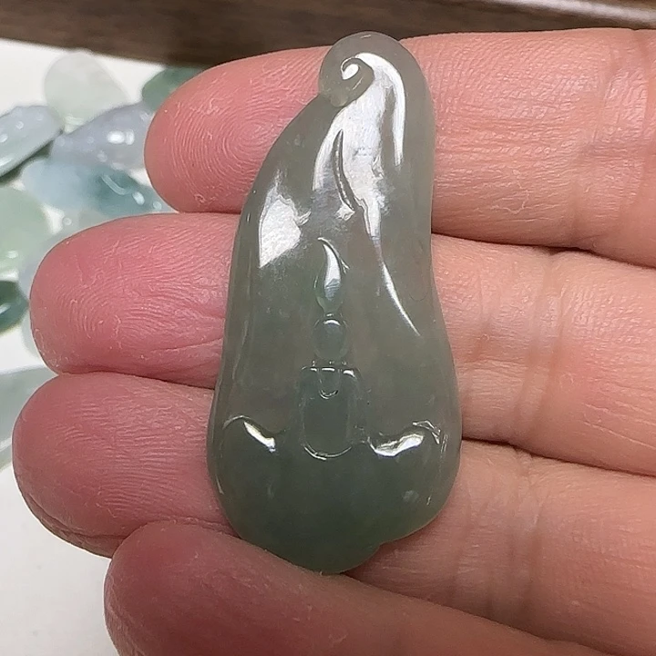 翡翠未镶嵌颈饰1号