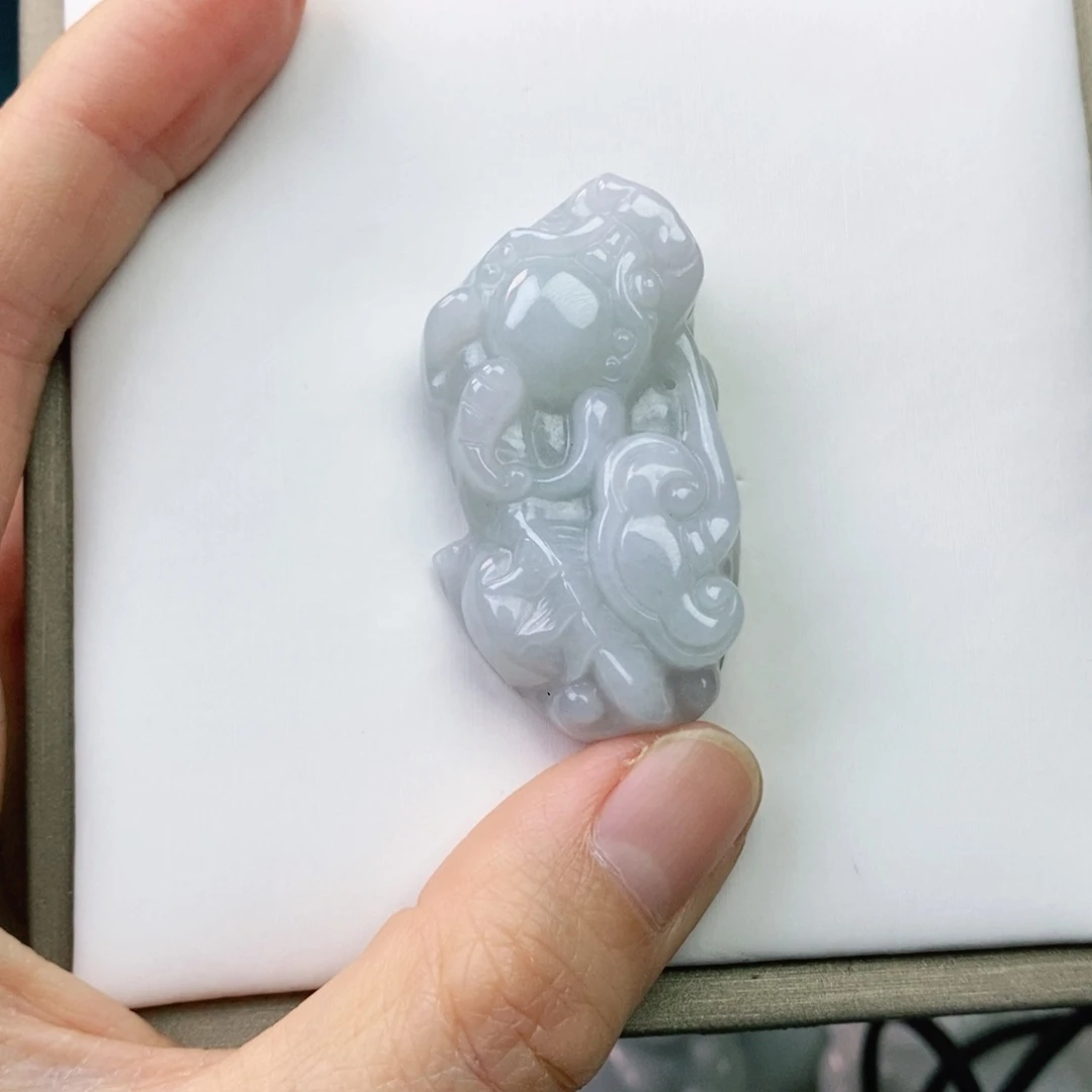 翡翠颈饰未镶嵌传****）貔貅