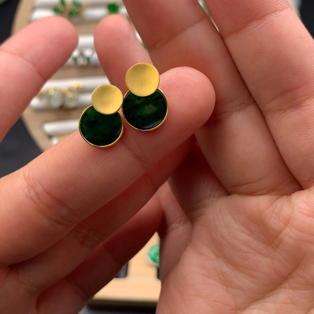 翡翠18K金镶嵌耳饰翡翠