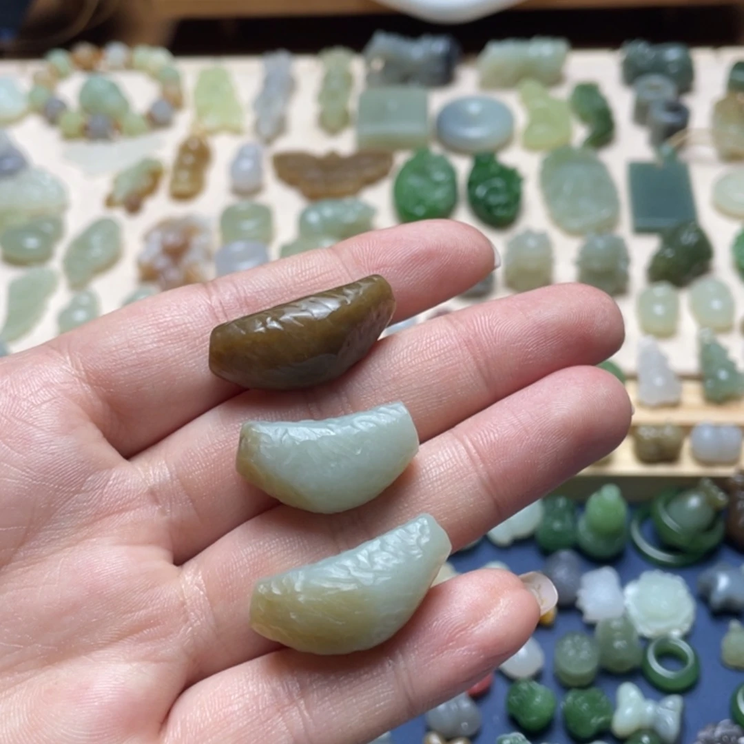 和田玉未镶嵌吊坠(不含链)一个