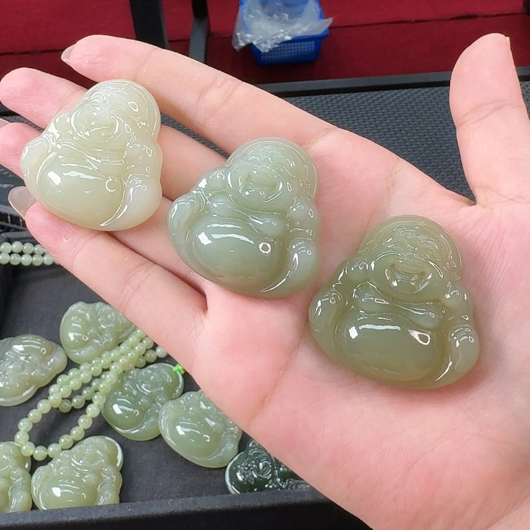 和田玉未镶嵌颈饰冰晴水佛公卡40 多样性发货 发其一