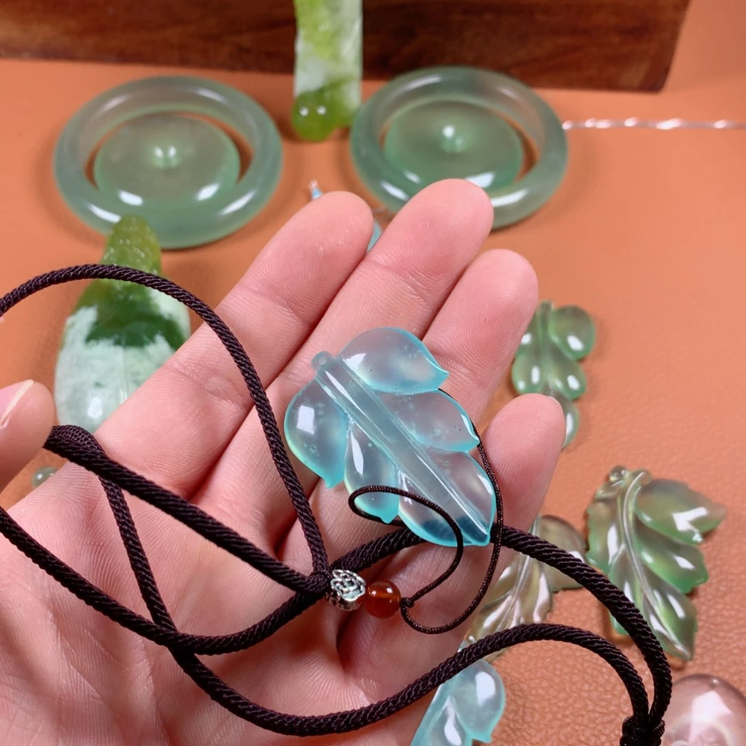 蛇纹石玉挂件未镶嵌认*