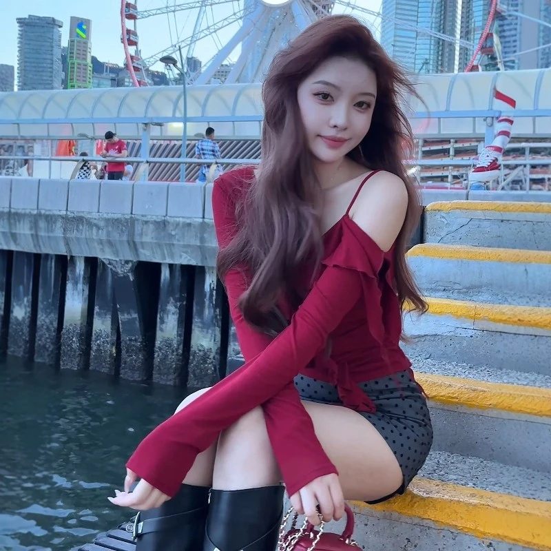 大码胖MM圣诞跨年穿搭红色斜领露肩飘带上衣显瘦高级感长袖上衣女