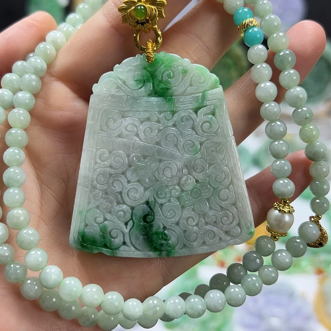 翡翠未镶嵌颈饰吊坠