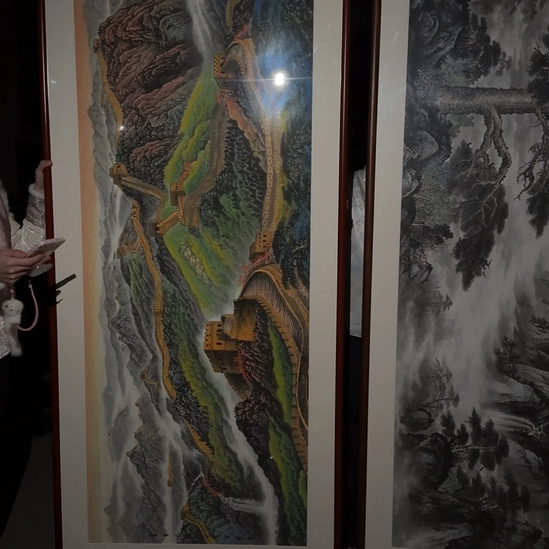 国画手绘 万里长城+迎客松219*88