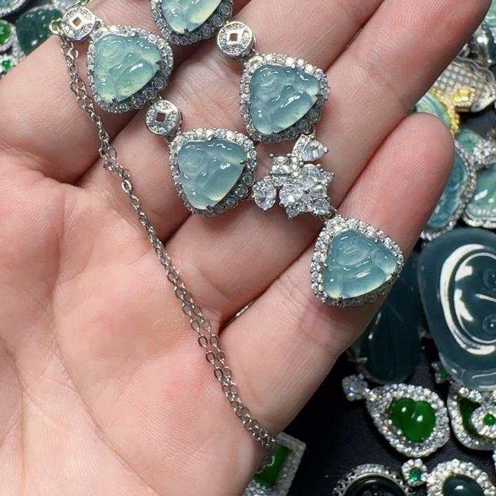 翡翠未镶嵌颈饰天然A货翡翠放漏