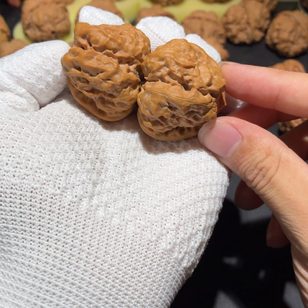 爆***水吊坠文玩核桃山地娃