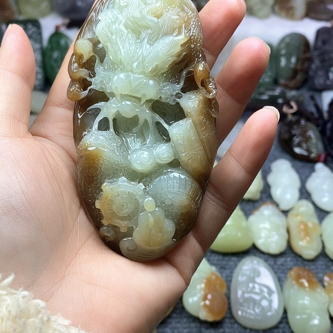 和田玉未镶嵌颈饰