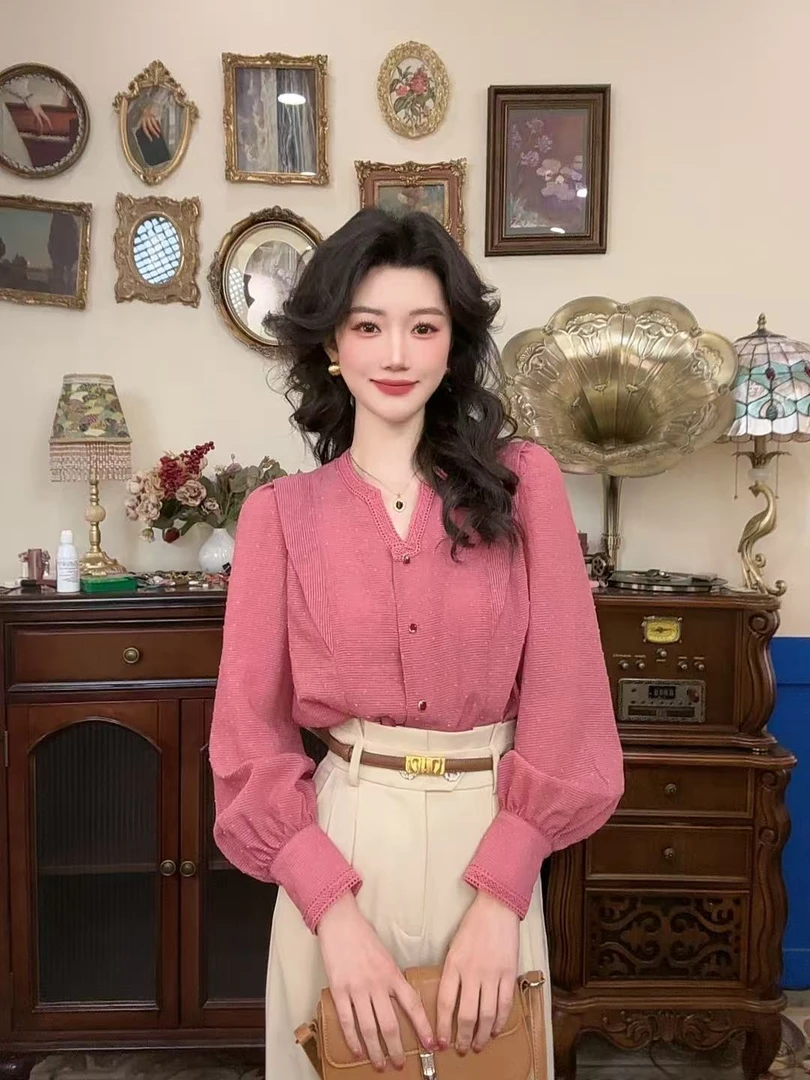 【港万】别致肌理感气质通勤V领衬衫Y4904