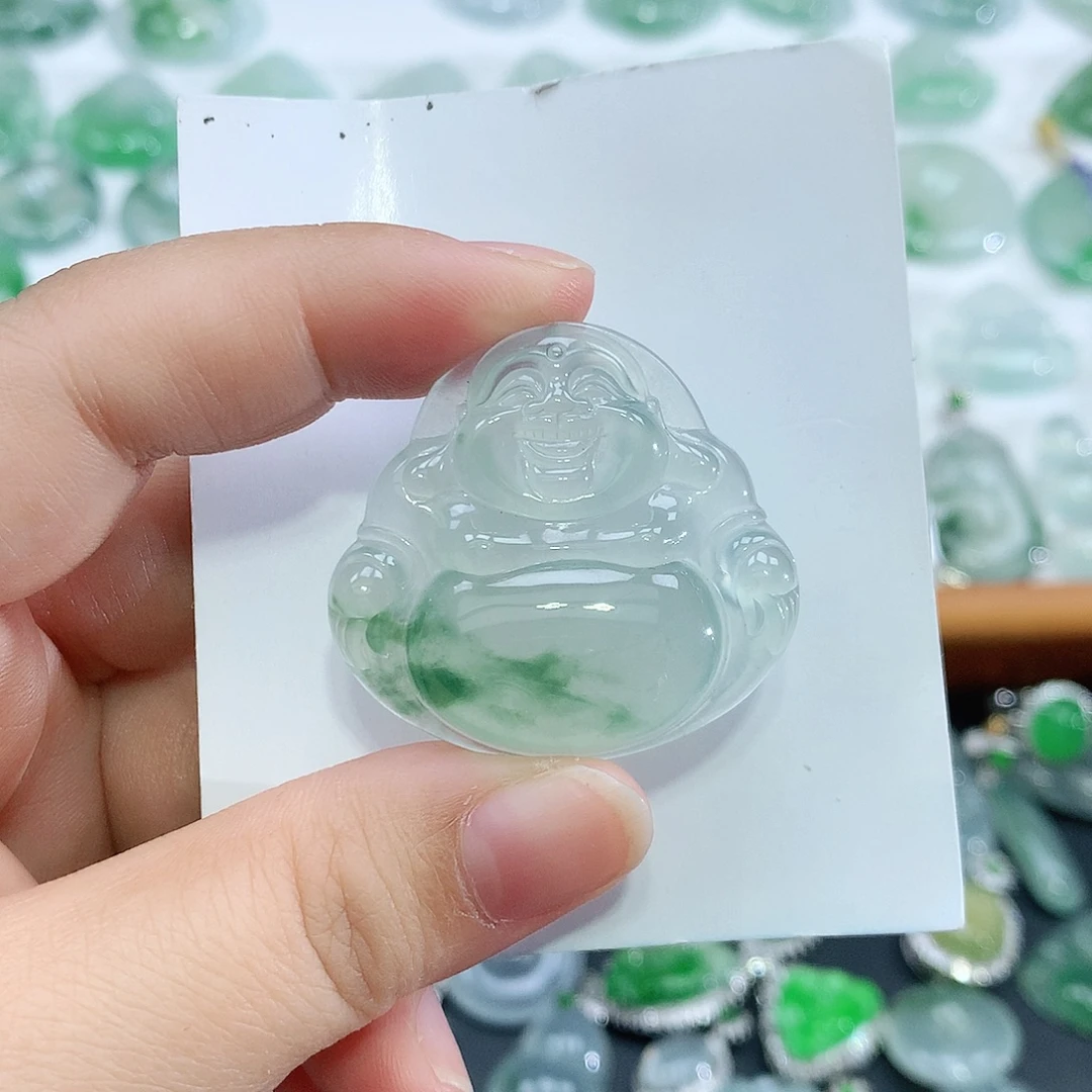 西***郡翡翠未镶嵌颈饰佛