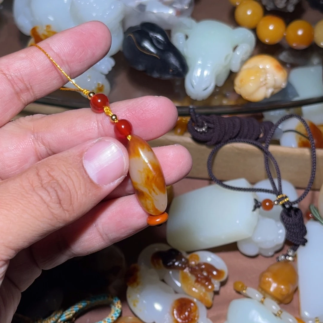 和田玉未镶嵌车挂