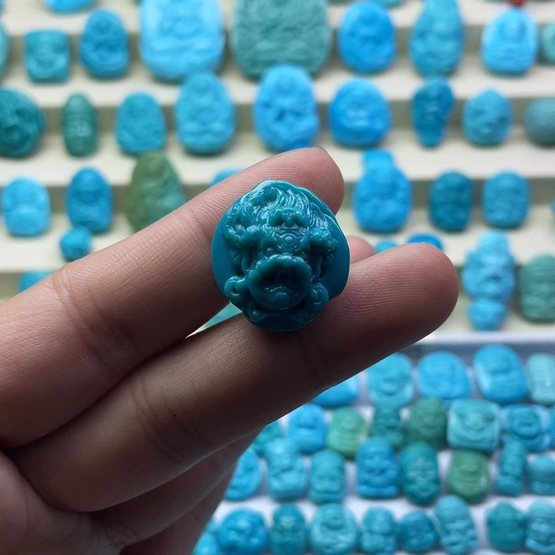 绿松石未镶嵌颈饰