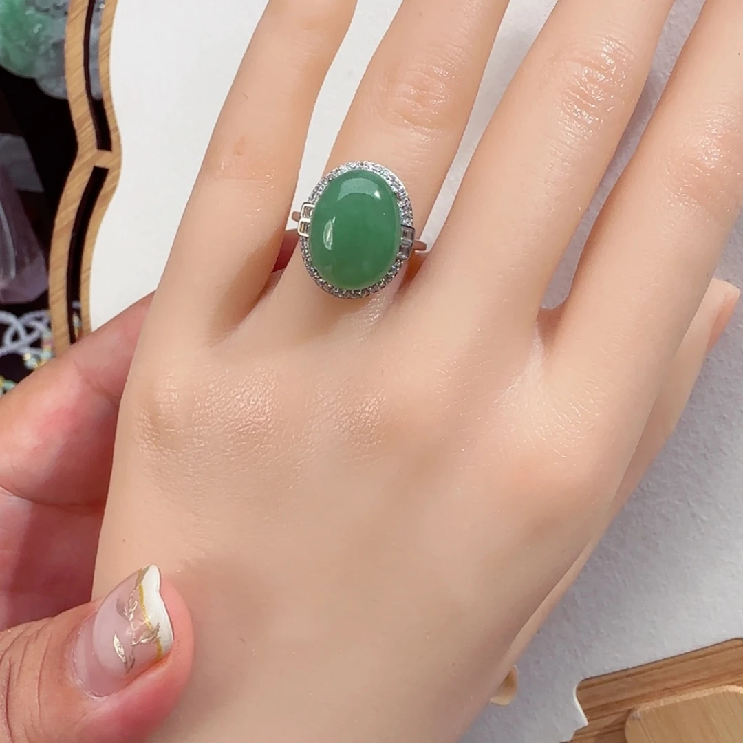 翡翠未镶嵌颈饰仿古