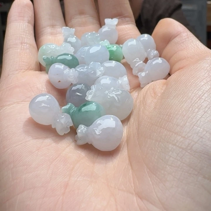 未镶嵌挂件翡翠福利1个，不包邮，拍一单邮费发货