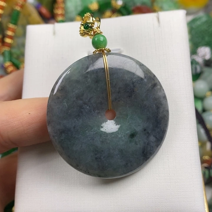 翡翠未镶嵌吊坠(赠链)