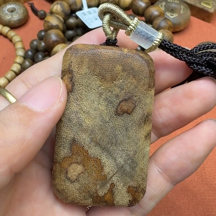 大叶紫檀（黑酸枝木类）