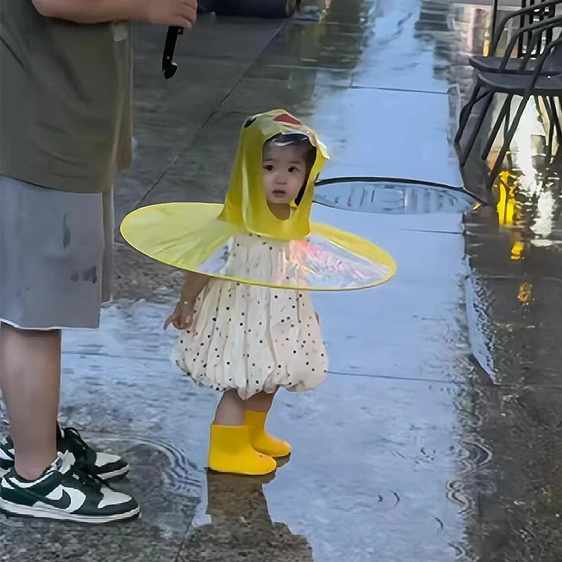 【孩子放肆玩】宝宝雨衣儿童小黄鸭飞碟雨衣婴幼儿雨披斗篷式雨伞帽