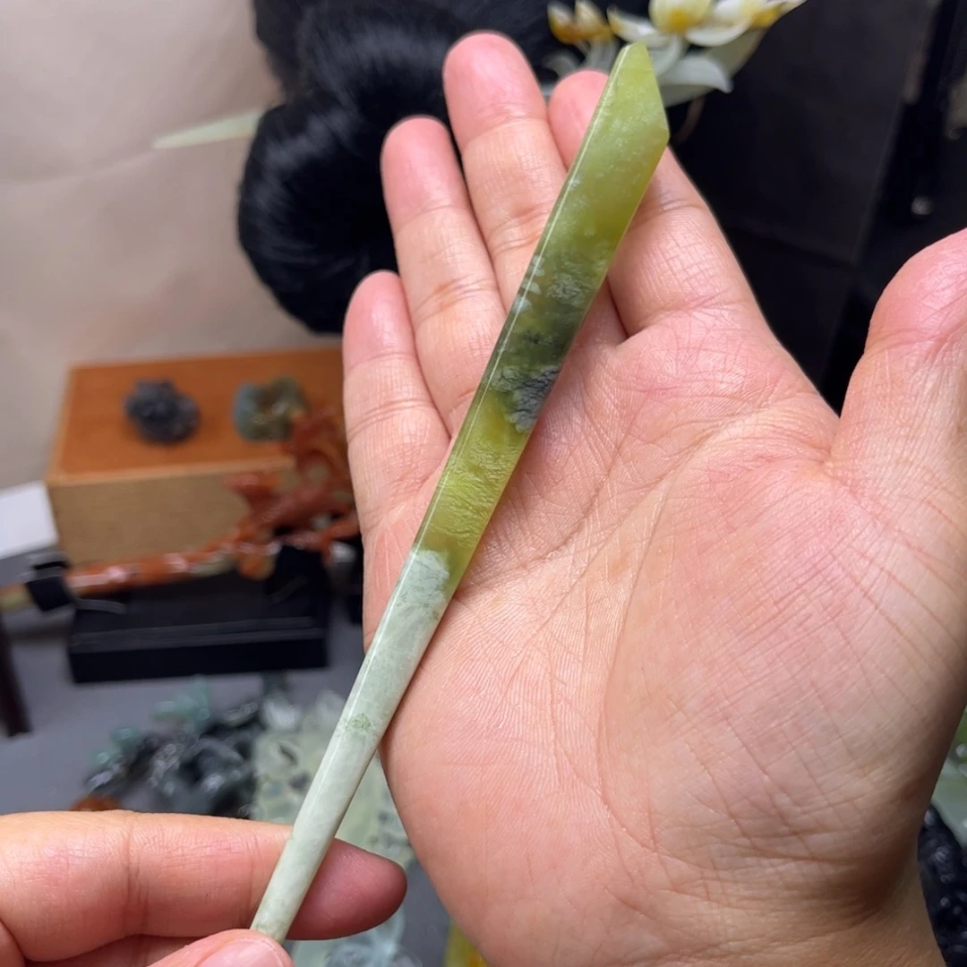 蛇纹石玉未镶嵌发饰