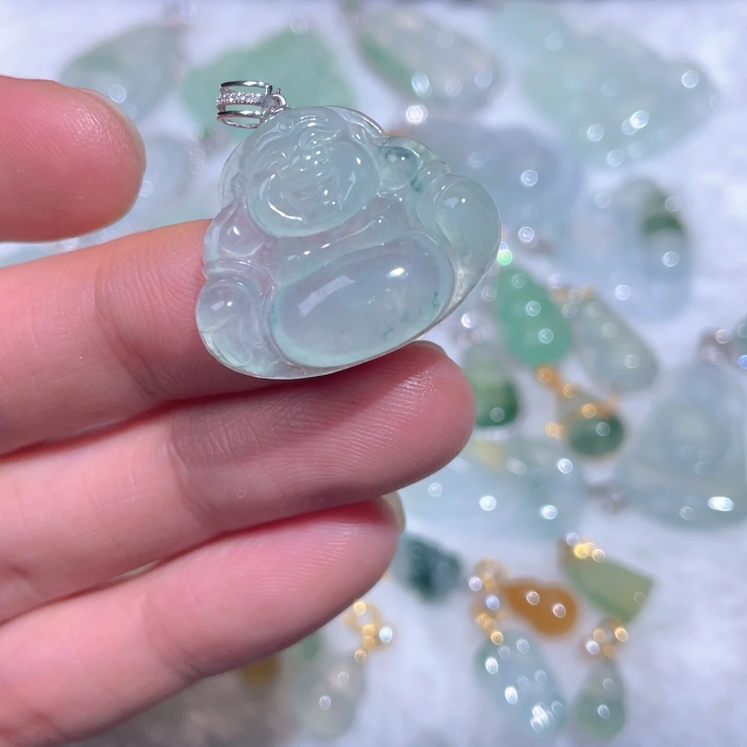 翡翠18K金镶嵌颈饰翡翠