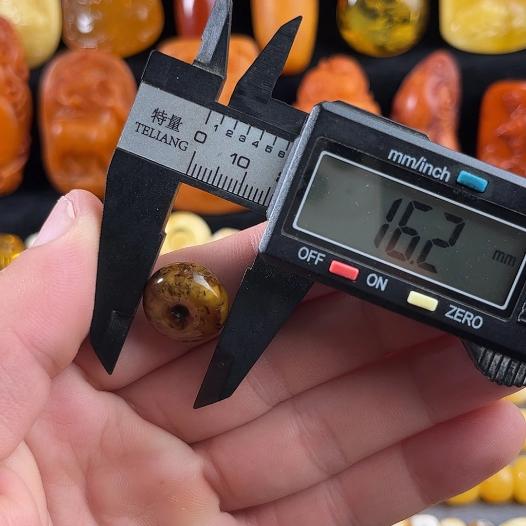 蜜蜡未镶嵌珠宝奇石