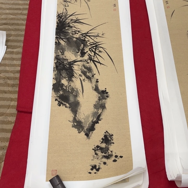 国画花鸟等图案为一体