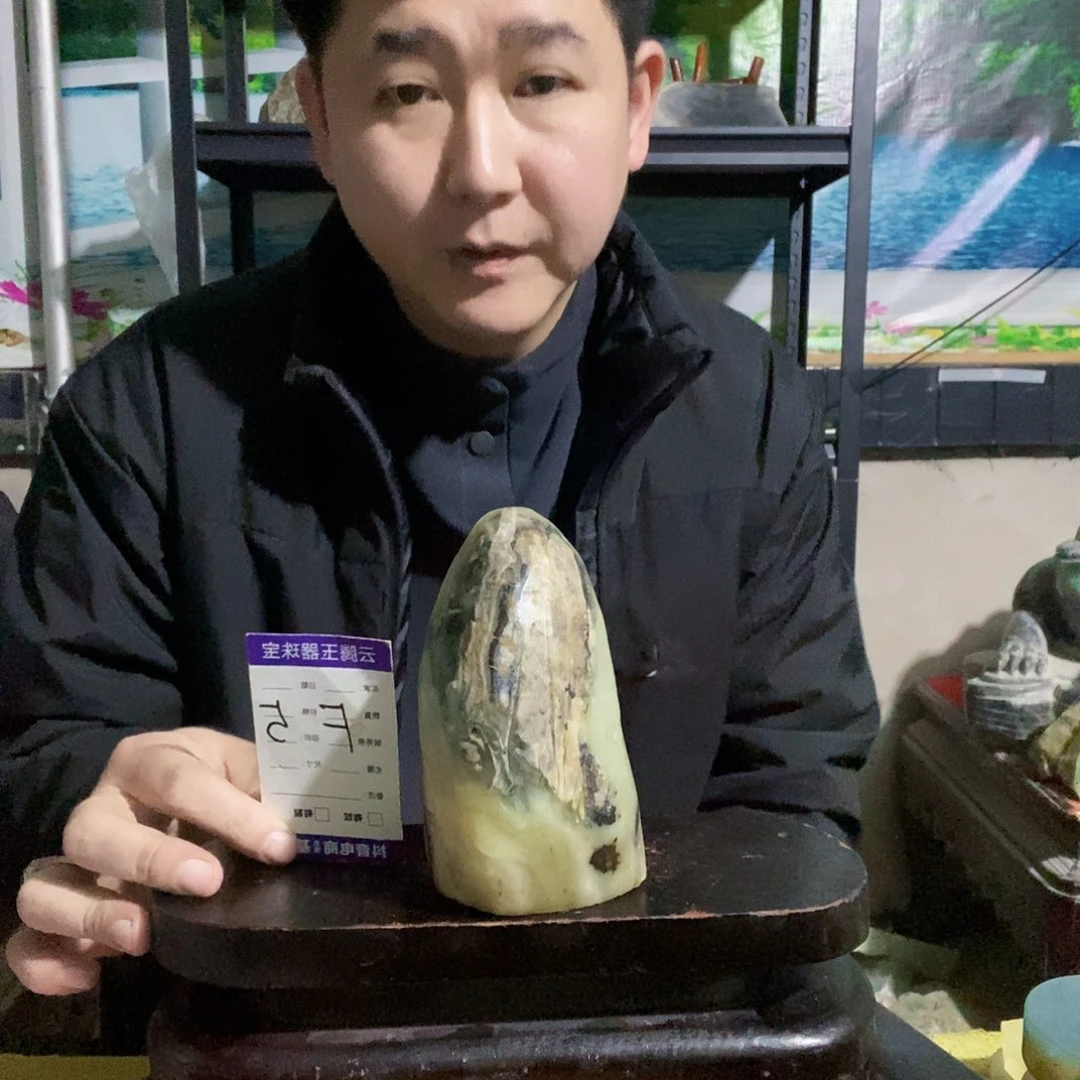 蛇纹石玉未镶嵌珠宝奇石