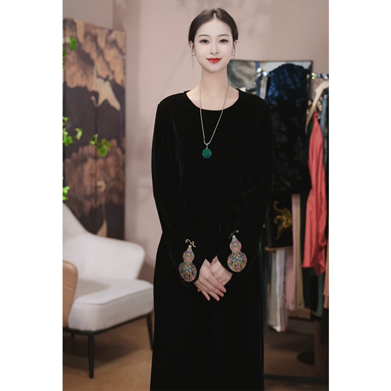 国风冬季打底衫2025秋冬新款金丝绒刺绣圆领新中式上衣长袖黑色