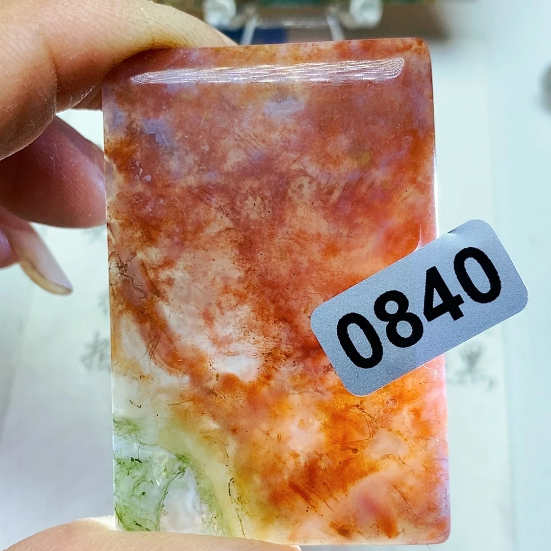 未镶嵌颈饰玛瑙/玉髓逍**痕