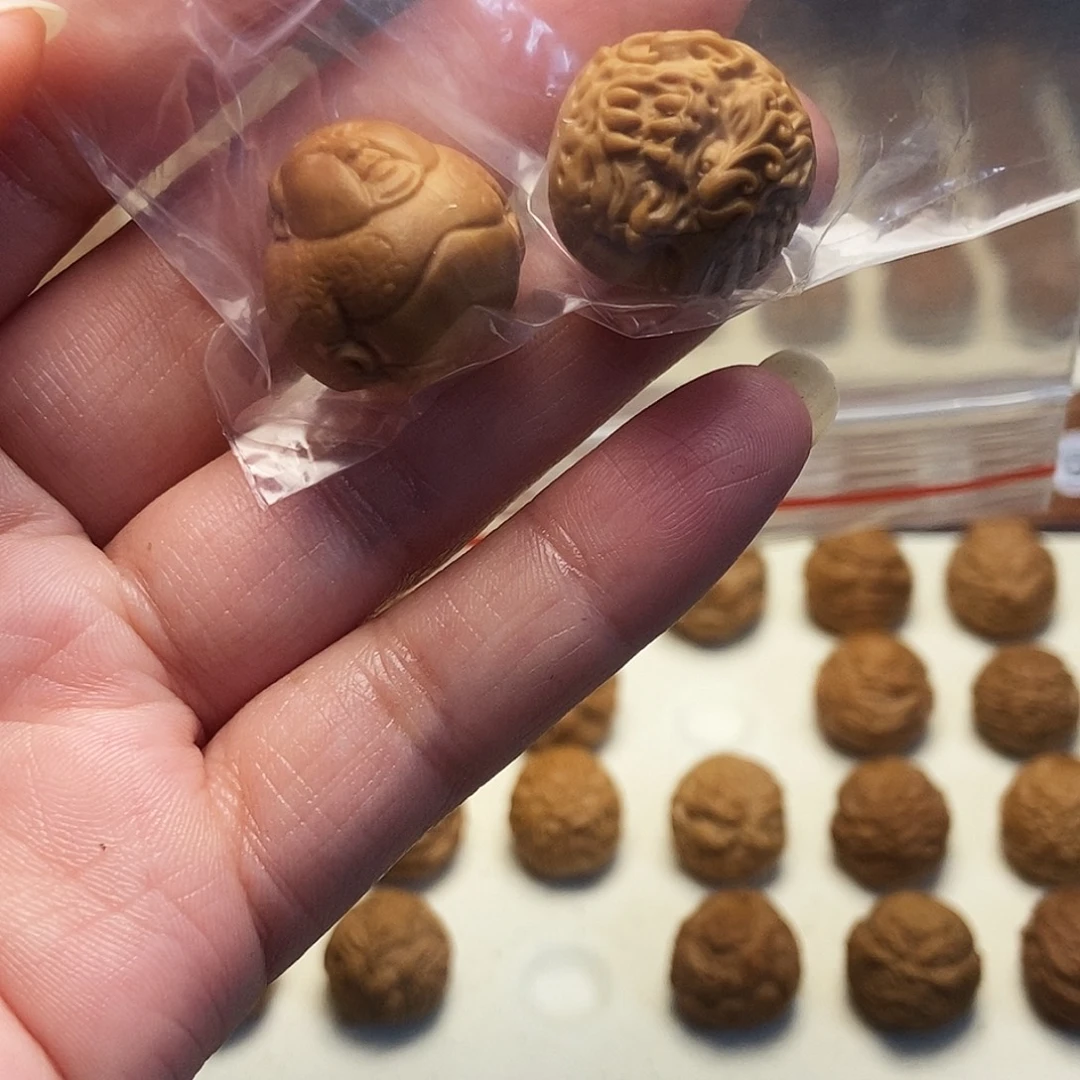 小***）猴头核桃吊坠一念和横岗