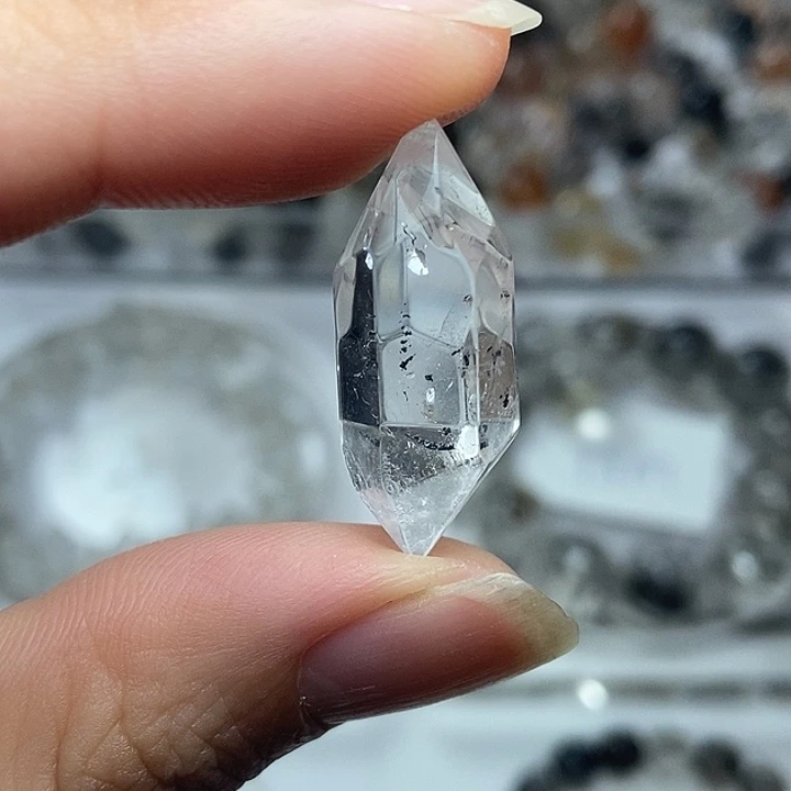 颈饰未镶嵌水晶点墨双尖